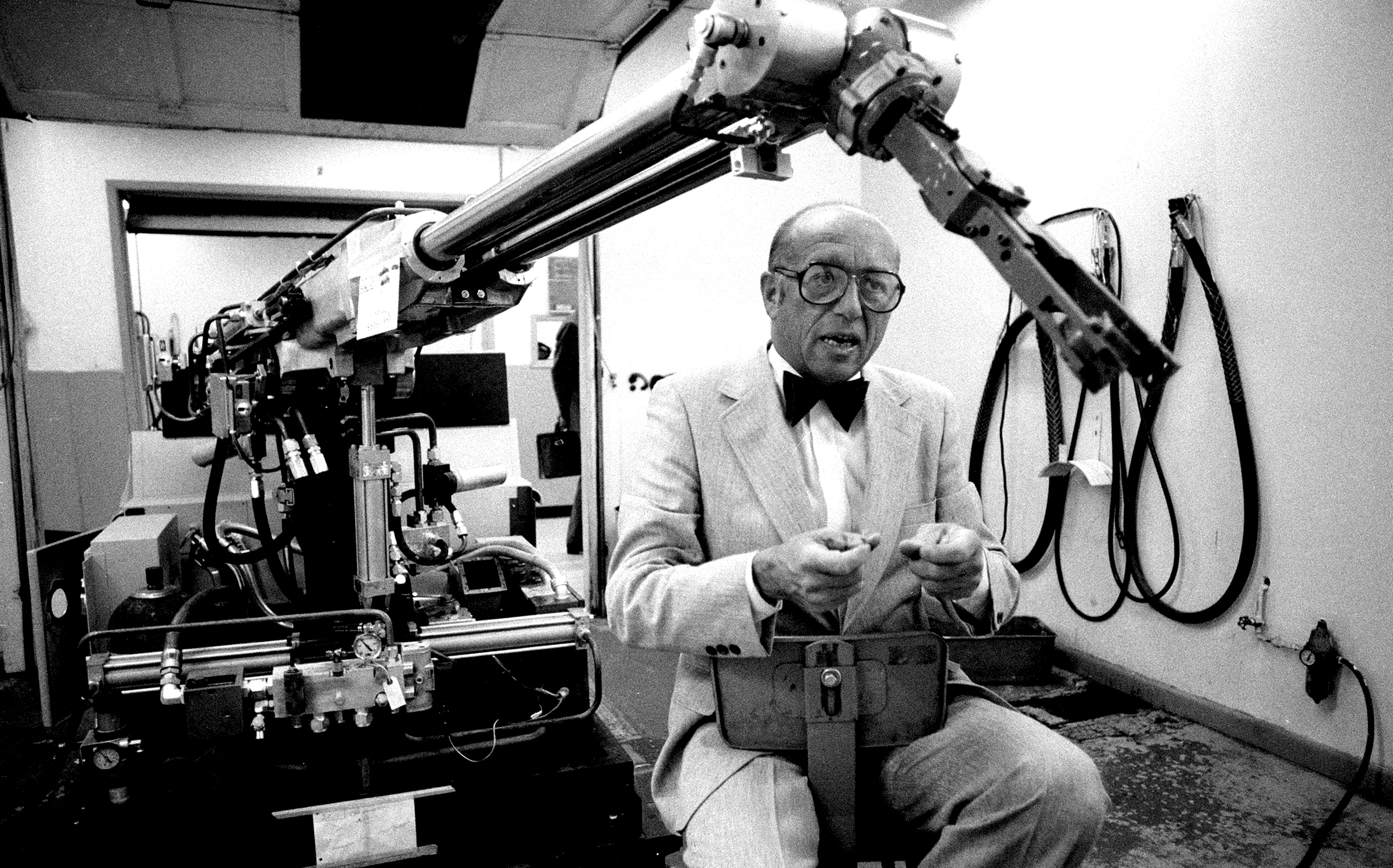Первый механический прототип робота. Джордж Де́вол.