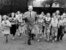 Thorpe Running with junior olympians in Chicago